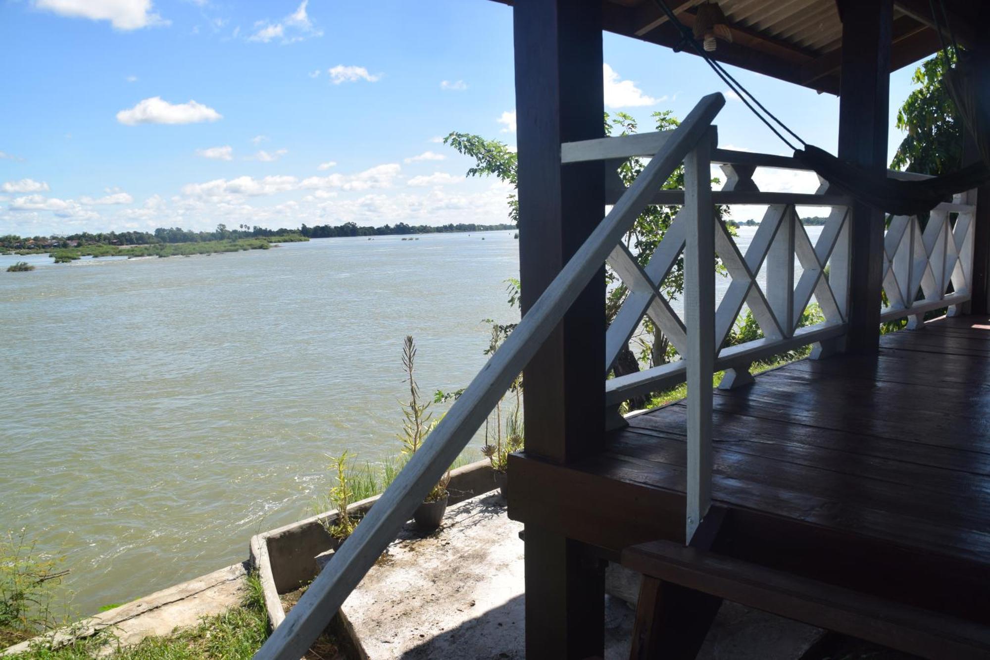 Don Som Riverside Guesthouse Bagian luar foto