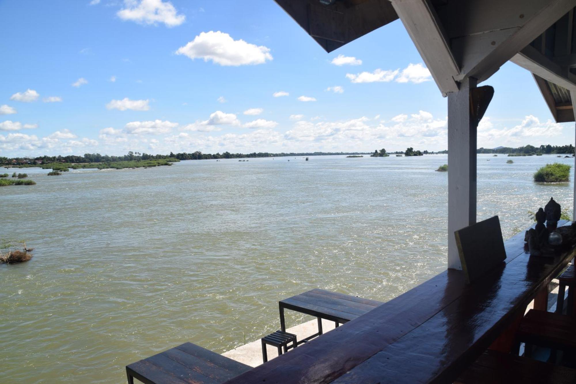 Don Som Riverside Guesthouse Bagian luar foto