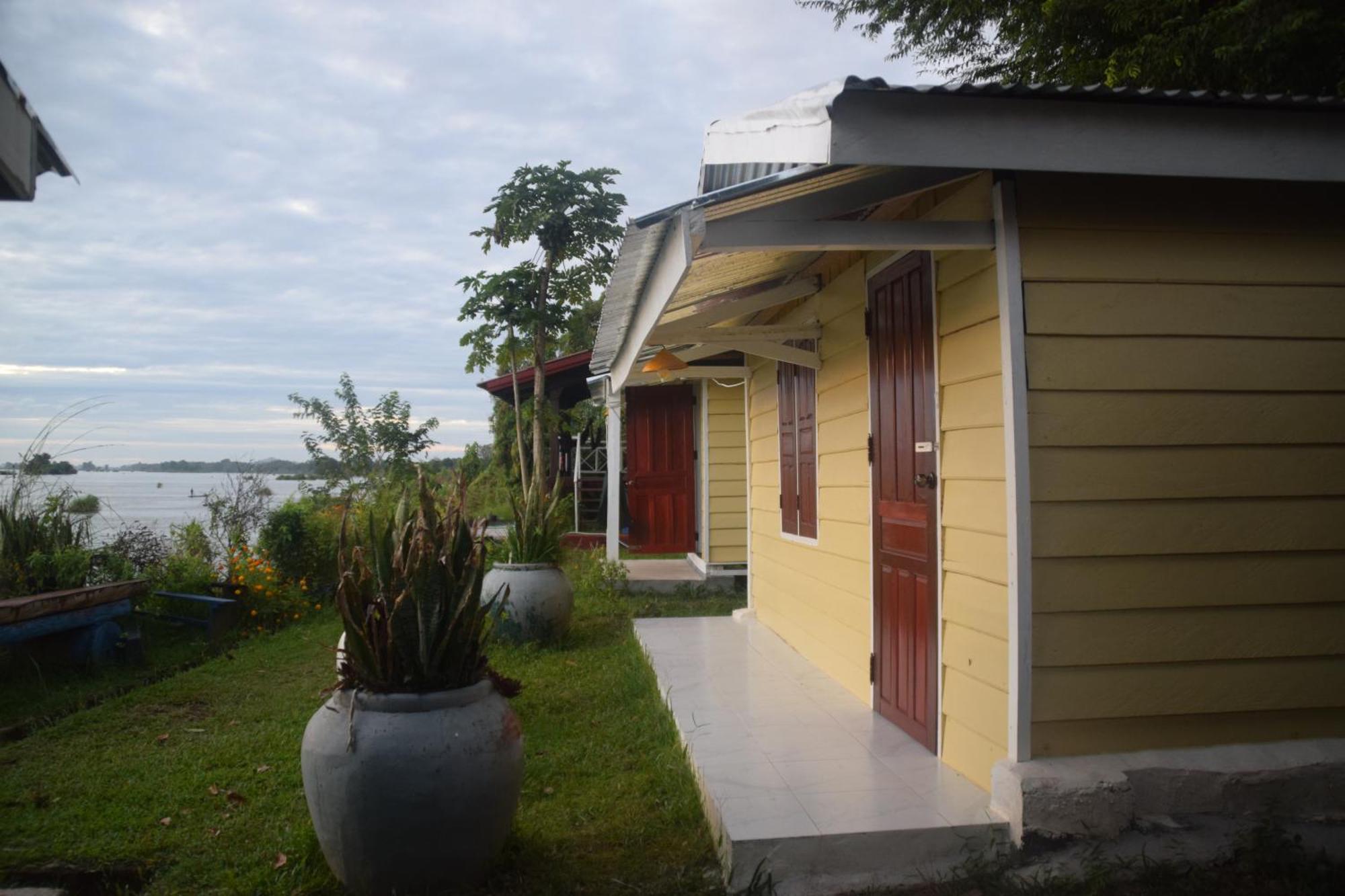 Don Som Riverside Guesthouse Bagian luar foto