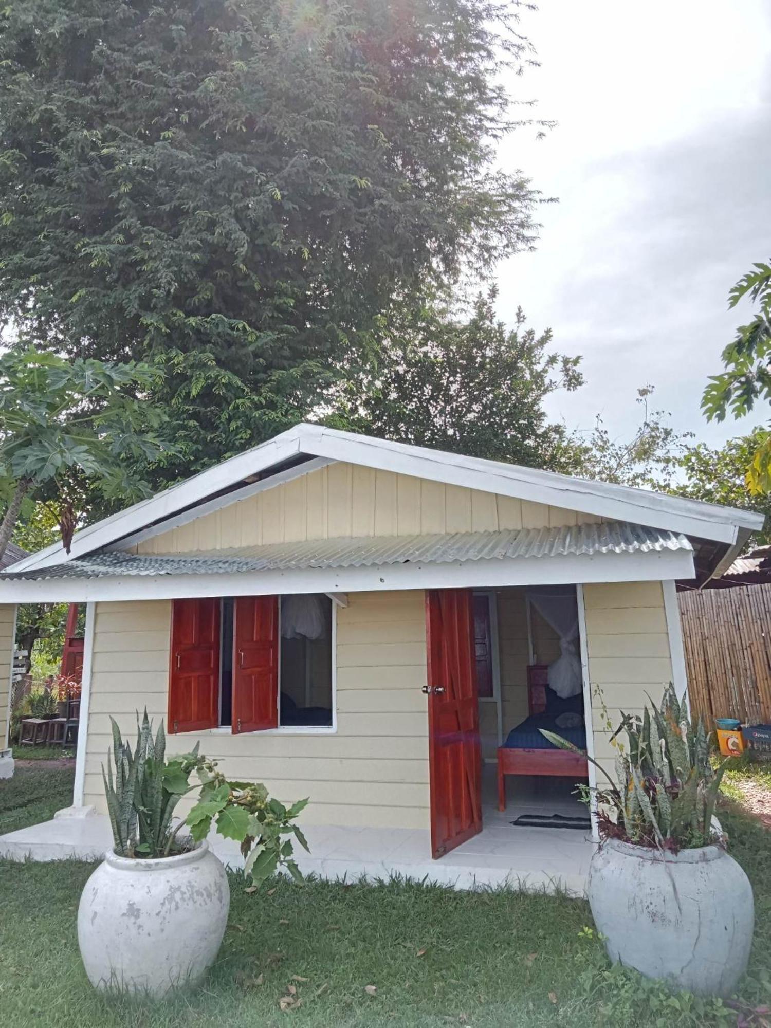 Don Som Riverside Guesthouse Bagian luar foto