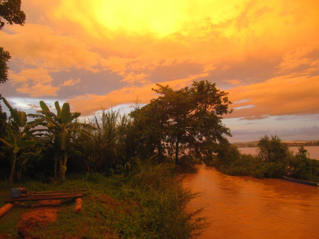 Don Som Riverside Guesthouse Bagian luar foto